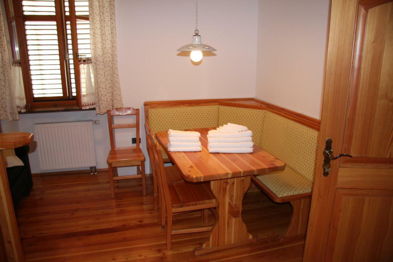Cozy Apartments Buket In The Center Izola Exterior foto
